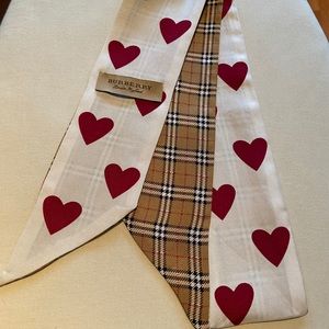 Burberry silk skinny neck reversible heart scarf